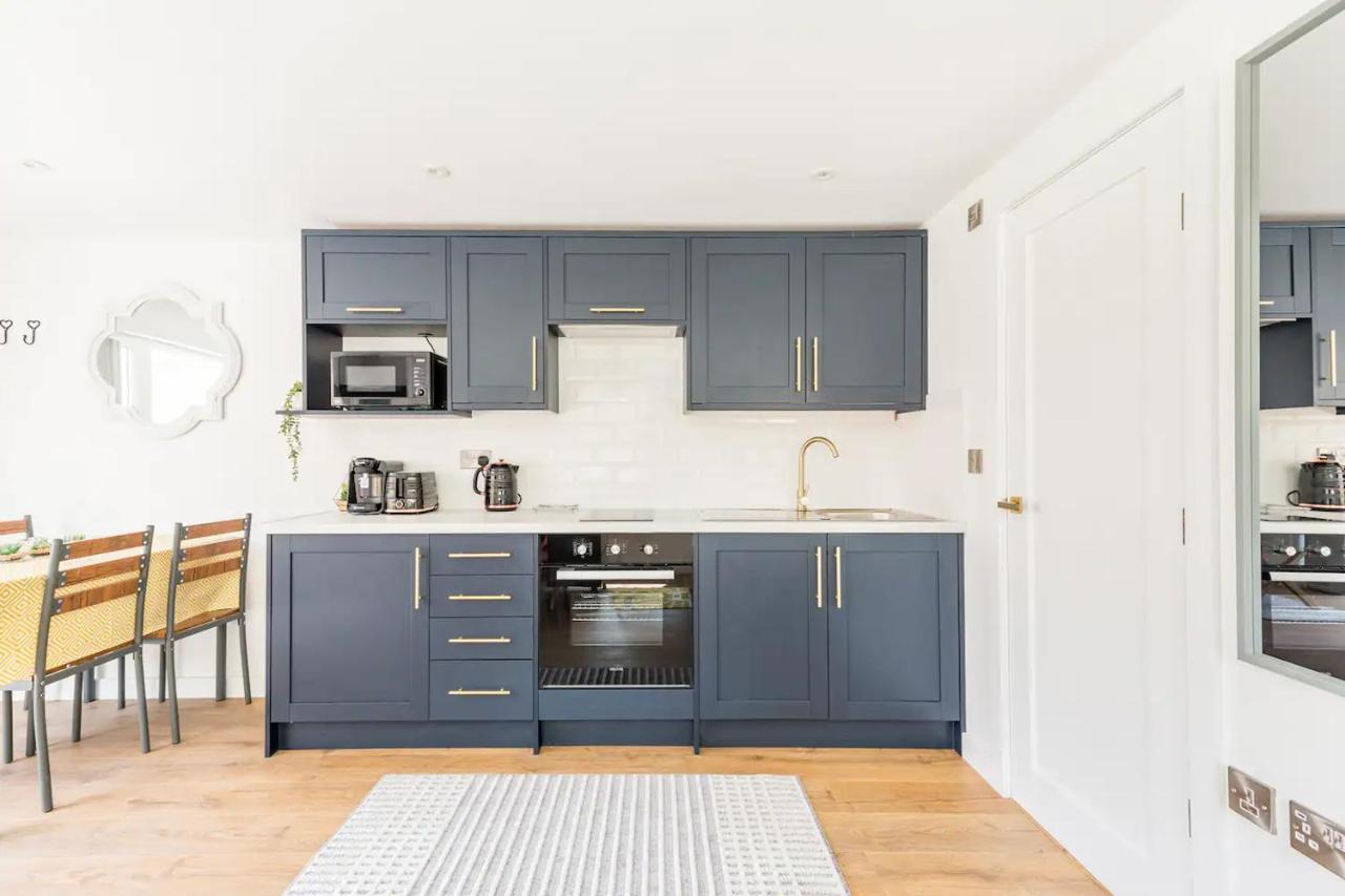 Charming Chester Studio With Private Garden & Free Parking Bagian luar foto