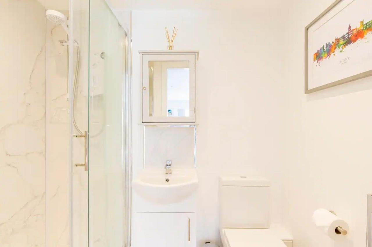 Charming Chester Studio With Private Garden & Free Parking Bagian luar foto