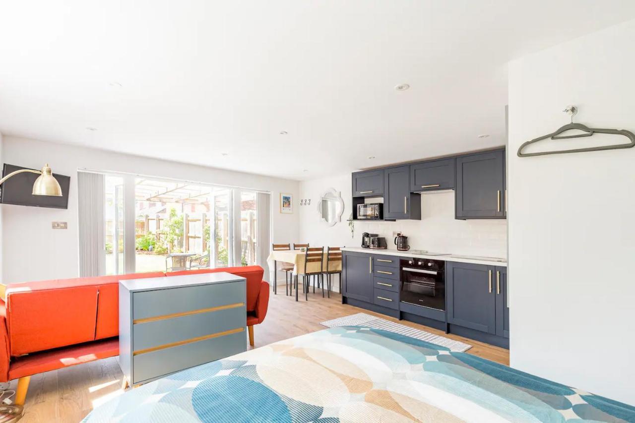 Charming Chester Studio With Private Garden & Free Parking Bagian luar foto